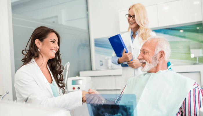 Modernizar consultório com sistema para consultório odontológico é bom